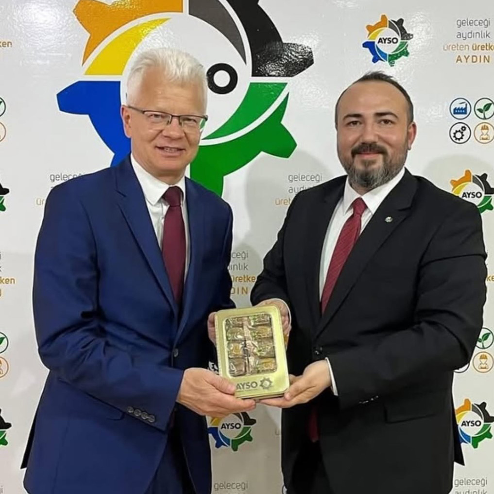 litvanya buyukelci 1 Aksüt İncir