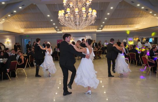 AKSÜTGROUP ’tan TEV Aydın Temsilciliği’nin Cumhuriyet Balosuna Destek